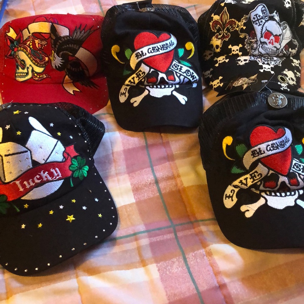 Caps